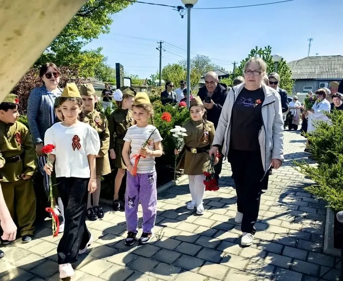 Ф 27 возложение цветов митинг 9 мая